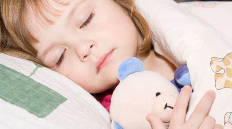 estudo revela criancas ouvem dormir