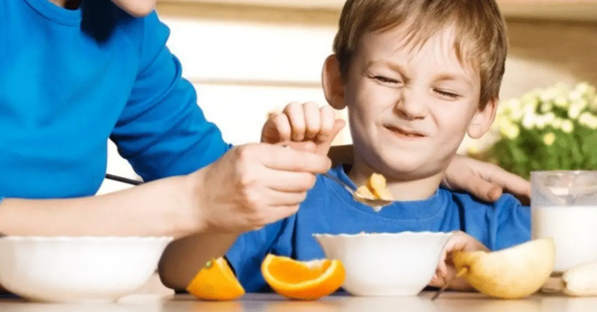 incentivar crianca comer frutas